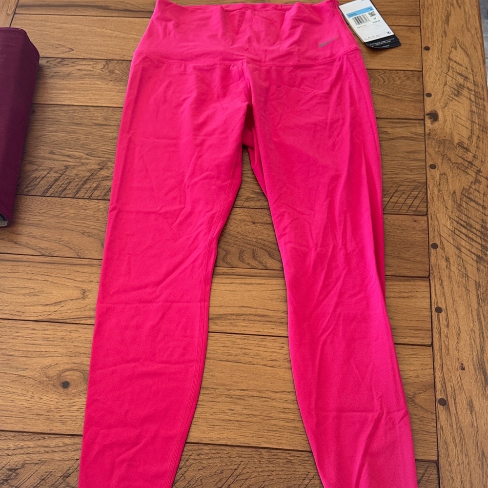 Nike Women’s Fuchsia Training Leggings